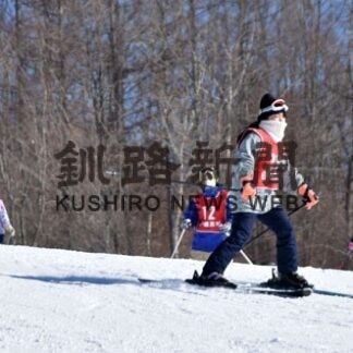 スキー滑走たのしい！　白糠高が教室、生徒笑顔(2022-02-23)