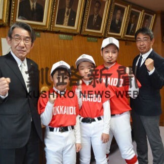 小泉、尾西選手　軟式野球道代表に　「打って優勝を」(2022-03-25)