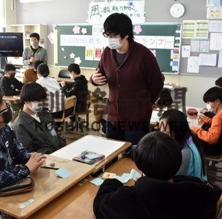 遠矢小６年生がゲーム考案　卒業記念授業(2022-03-10)