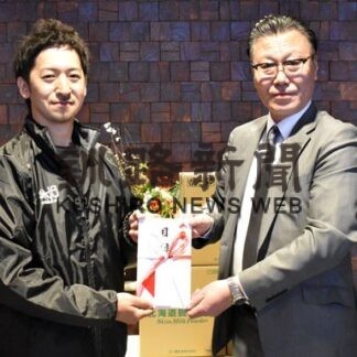 牛乳消費拡大へ応援の輪　別海上西春別中生「乳和食」アピール_1(2022-03-16)