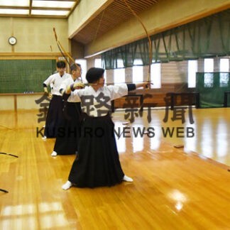 宮森四段以上で連覇　弓道春季大会　(2022-04-04)