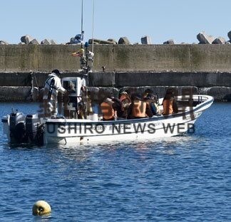 ヒグマクルーズ高波で引き返す　沖合は欠航　(2022-05-01)