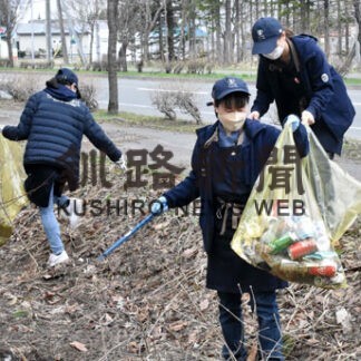 従業員ら清掃活動に汗 東武サウスヒルズ中標津店(2022-04-29)