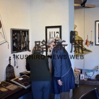 多国籍 珍しい作品ずらり　２日まで手工芸蒐集展(2022-04-27)