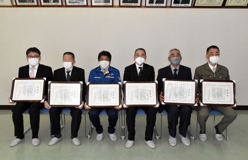 牛乳消費拡大貢献　会社などに感謝状(2022-04-13)