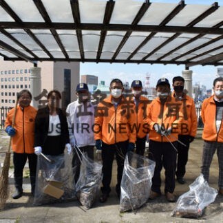 幣舞公園で清掃奉仕活動　ぬさまいライオンズク(2022-05-20)