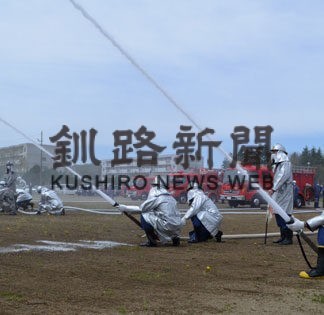 迅速な動きで放水　厚岸で春季総合演習(2022-05-19)