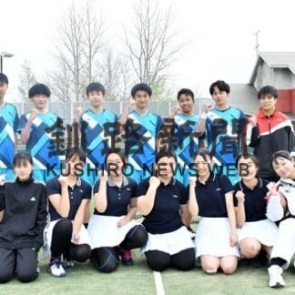 釧江南アベックＶ　男子１８年ぶり、女子４連覇　高体連テニス(2022-05-18)