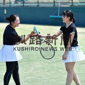 テニス高体連　男子複は釧北陽の宮古・須藤組制す_1(2022-05-19)