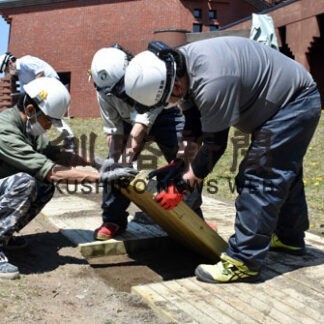 湿原展望台遊歩道木ブロックを交換　大同工業(2022-05-27)
