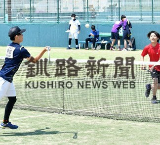 ベスト８出そろう　ソフトテニス男女個人ダブルス(2022-05-25)