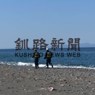 観光船事故、海岸沿い集中捜索　道警、羅臼側に範囲拡大(2022-05-17)