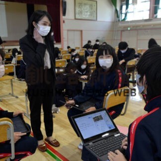 釧路の魅力どう紹介　春採中で元ガイド・原田さん授業(2022-06-08)