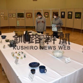 絵画や工芸など１４８点　根室で「グループ美術展」(2022-06-25)