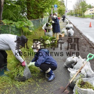安全な登下校を　城山町内会が草刈り(2022-06-19)