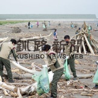 大楽毛海岸でごみ拾い　山拾村上商店、ＳＤＧｓの一環で(2022-06-19)