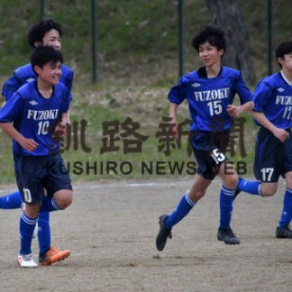 厚岸真龍と附属が勝利　サッカー釧路ＫリーグＵ１５(2022-06-12)