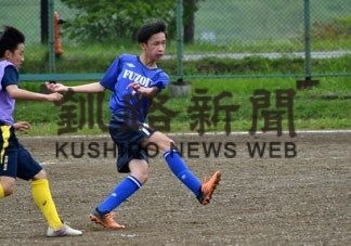 釧路一懸け　連日の熱戦　釧路地区ＫリーグＵ１５(2022-06-21)