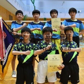 バドミントン釧鳥取男子団体連覇　中体連釧路地区３競技　(2022-06-26)