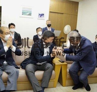 両陣営 大混戦見守る　参院選(2022-07-11)