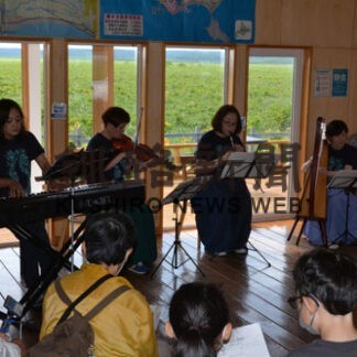 アイルランド民謡叙情豊か　湿原望む施設で演奏会(2022-07-08)