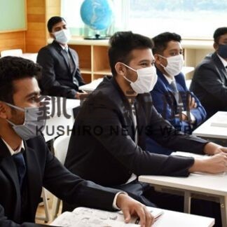 留学生７人 授業、バイト熱心に　岩谷学園(2022-07-08)