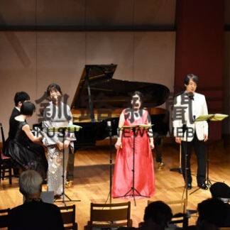 日本歌曲の魅力表現　作曲家・江尻さん歌とピアノ演奏(2022-07-04)