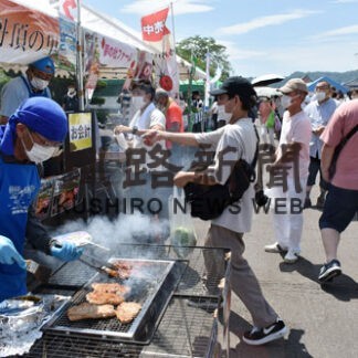 阿寒ふるさとまつりで特産の肉を堪能(2022-08-01)
