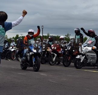 バイク愛好家 聖地に到着　開陽台に全国から９０人_1(2022-07-20)