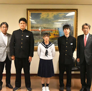 全国大会での健闘誓う　中体連出場３選手、市役所表敬(2022-08-15)