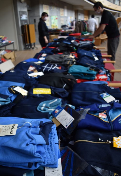 未使用衣料品、数千点無料で 社協9月1日から譲渡会(2022-08-31)