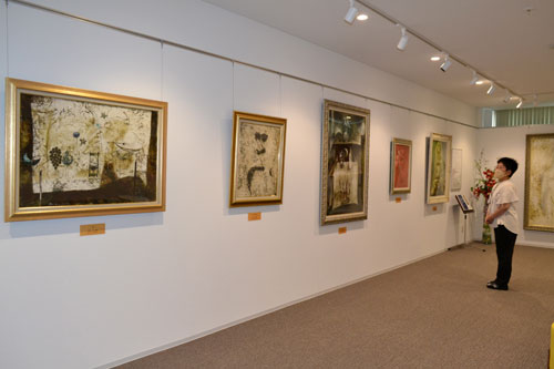 特別企画展、画家冬島大二郎の富士山や月を展示(2022-08-14)