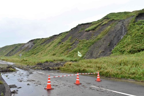 釧根大雨、根室落石西で土砂崩れ(2022-08-29)