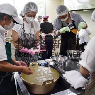 乳製品の魅力再認識　酪農家が自らチーズ製造体験(2022-08-16)