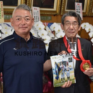 亜大野球部が合宿　タンチョウリーグ５日開幕　生田監督、蝦名市長を表敬訪問(2022-08-04)