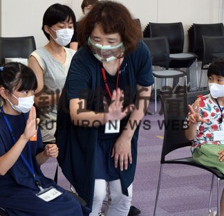 クイズ通じて手話レクチャー　釧路市が講座(2022-08-12)