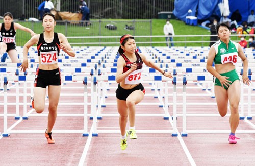 鳴川(釧明輝2年)ハンマー投げⅤ最優秀 女子は3冠の鈴木(釧湖陵2年)_2(2022-08-29)