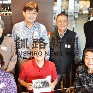 喜寿祝う春中クラス会　思い出話に花(2022-09-26)