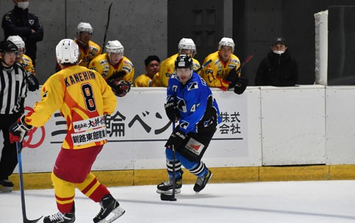 東部ブレイズ延長惜敗 タダノに6―7_1(2022-09-20)