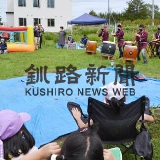 コスモス畑散策やミニ縁日を楽しむ　のんき村「村まつり」(2022-09-08)