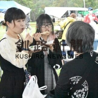 秋の味覚求めて列　べつかい産業祭(2022-09-24)