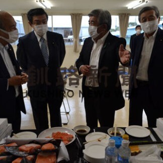 白糠視察「地方創生に生かす」　林衆院議員と小泉議員(2022-09-17)