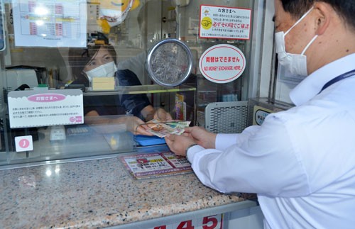 ハロウィンジャンボ 1等最高は5億円、宝くじ発売始まる(2022-09-23)