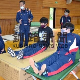 段ボールベッド設置体験　茶内中で防災学校(2022-09-04)