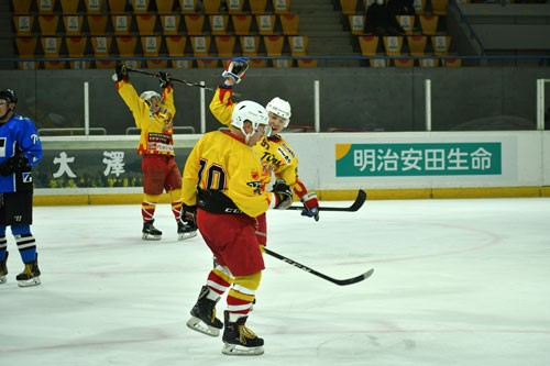 東部ブレイズ延長惜敗 タダノに6―7(2022-09-20)