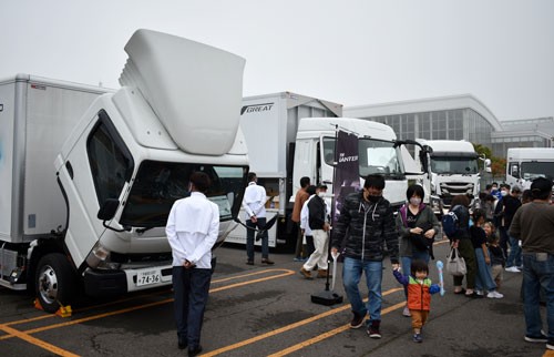 フェスタで電気小型トラック初展示(2022-09-19)