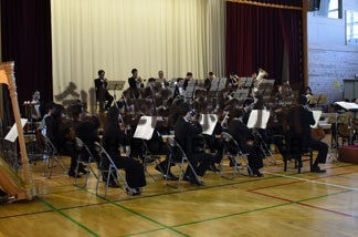 フルオーケストラ 音色優美に朝陽小児童魅了　札幌交響楽団(2022-09-29)