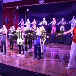 児童もステージに出演　劇団ポプラ、美原小でミュージカル(2022-09-13)