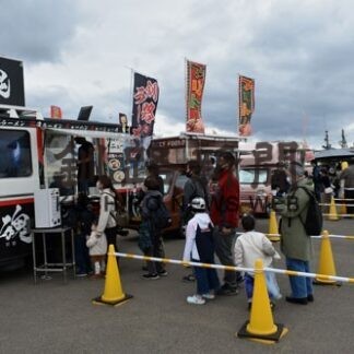 グルメや仮装楽しむ　オータムフェスティバル(2022-10-09)