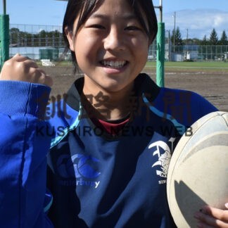 中標津中・高橋さんと中標津高・佐藤さん　ラグビー道選抜に_1(2022-10-15)